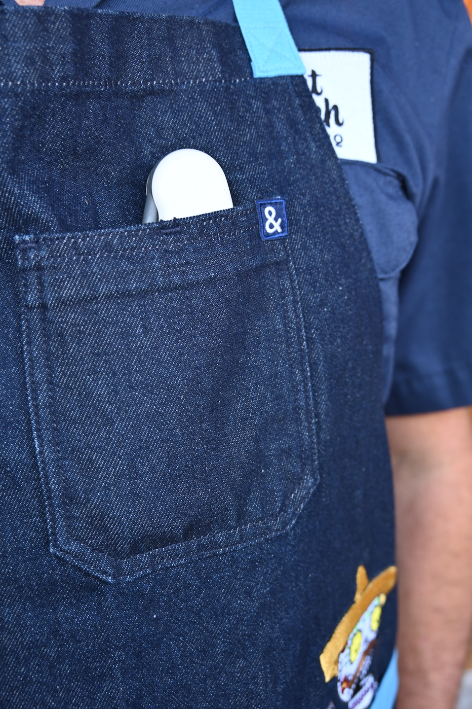 hedley-and-bennett-meat-church-apron-navy-a8 Screenshot_2024-07-03_at_2.52.10_PM.png