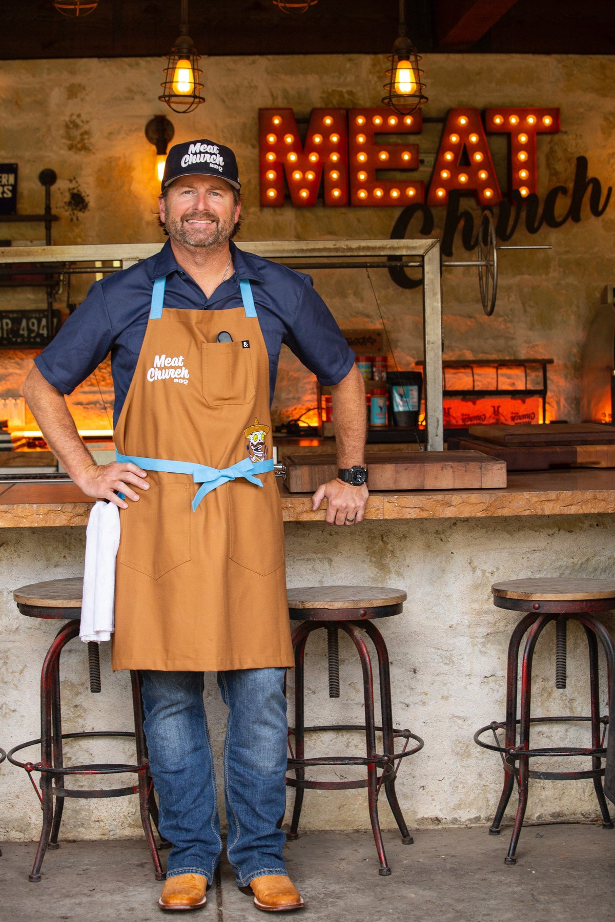 hedley-and-bennett-meat-church-apron-duck-tan-m4 image_912805a7-8b3f-48b2-8698-64cb1afdc18a.jpg